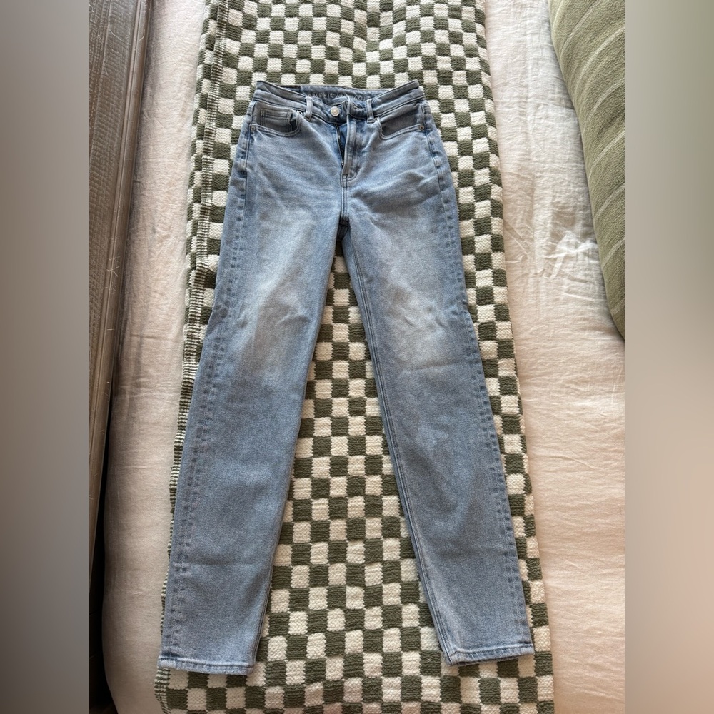 American Eagle Outfitters 000 Light Wash Straight Leg Jean